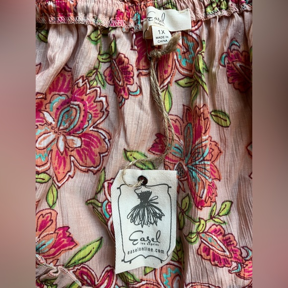NWT Easel brand Floral Off-Shoulder Blouse with lined puff sleeves - Picture 5 of 5